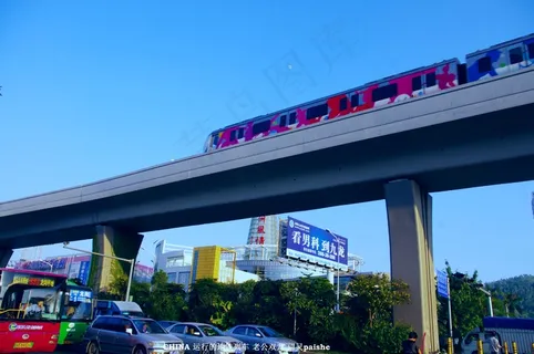 奔驰的列车图片