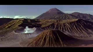 水墨云雾山峰视频模板下载