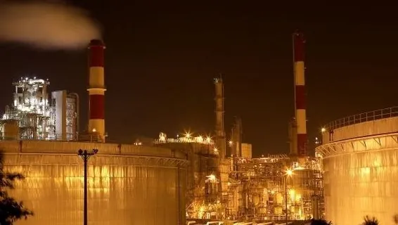炼油厂夜景