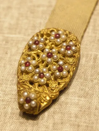 金錾梅花嵌珠宝带钩图片