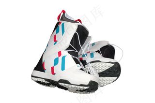 滑雪板靴白色隔离与裁剪路径