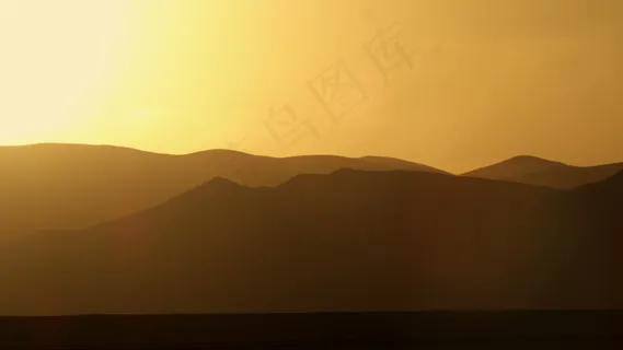 山雾与金色的夕阳股票视频 视频免费... 山雾与金色的夕阳股票视频 视频免费...