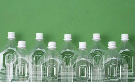 矿泉水瓶图片