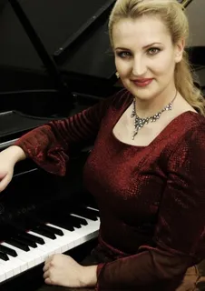 演奏家 演奏家 钢琴 女 表演 礼...