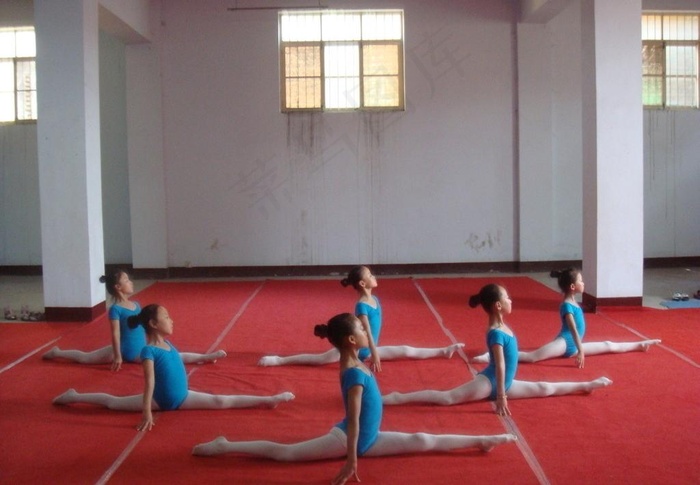 少儿舞蹈(实际像素下不清晰)图片