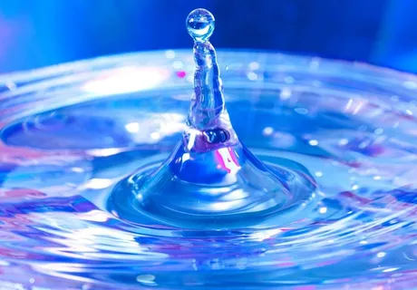 蓝色水滴图片
