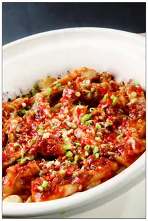 砂锅鱼头图片 砂锅鱼头图片
