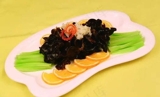 冰镇芥兰木耳图片 冰镇芥兰木耳图片