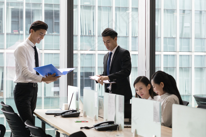 大气多图照片汇聚LOGO片头片尾Pr模板大气多图照片汇聚LO