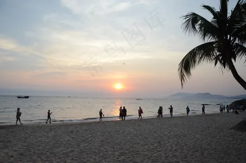 落日海滩图片