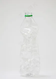 废物矿泉水瓶图片