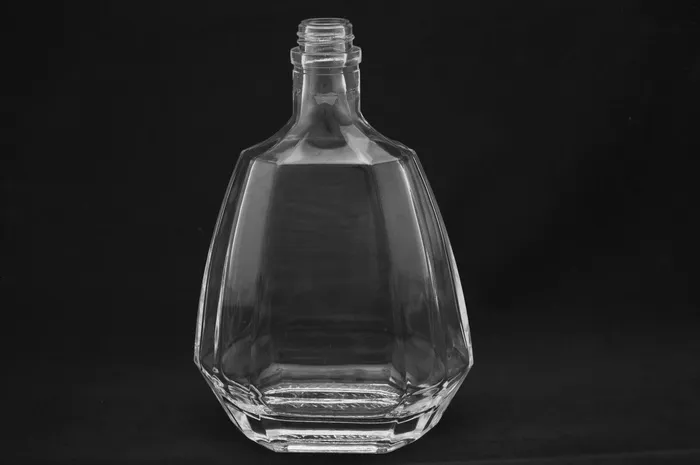 酒瓶图片
