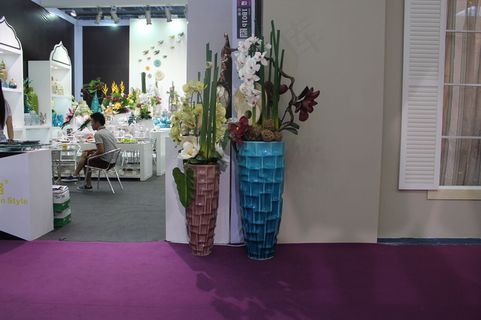 创意落地大花瓶图片