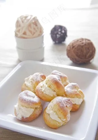 奶油泡芙图片
