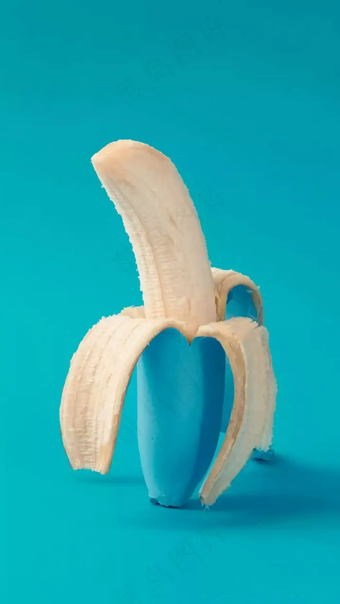 剥了皮的香蕉高清摄影图片