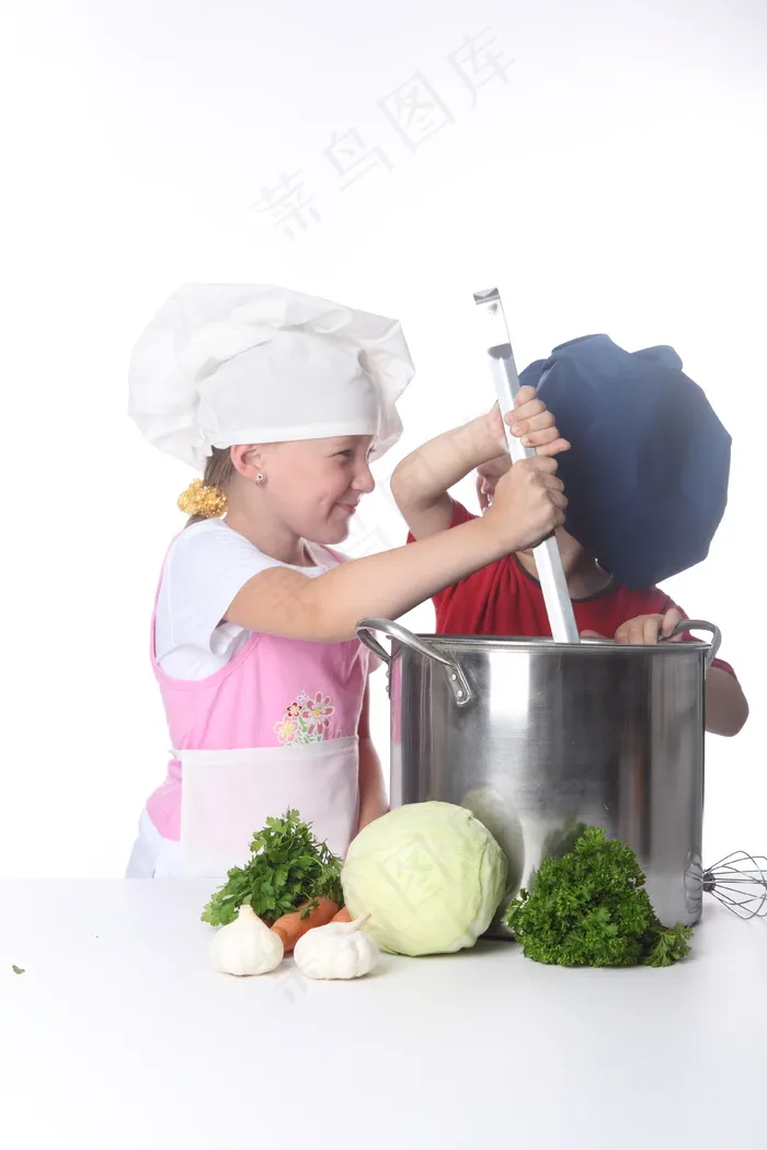 厨师装扮的大人小孩烹饪美食健康家庭情侣亲子素材