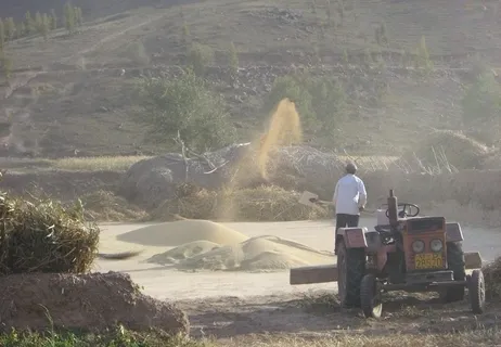 夕阳下的打谷场图片 夕阳下的打谷场图片