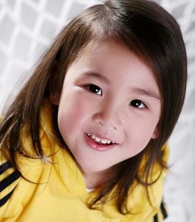 可爱的小姑娘图片