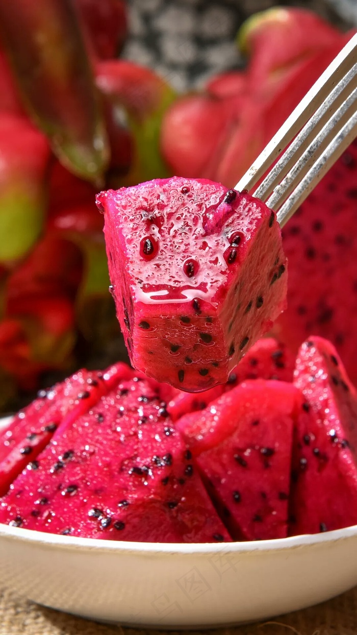 红色火龙果高清摄影图片