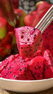 红色火龙果高清摄影图片