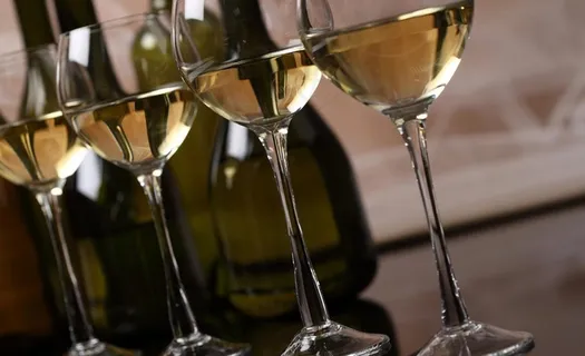 香槟 高脚杯 洋酒图片