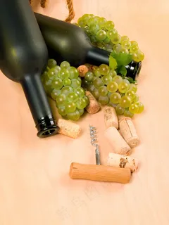 葡萄和乏味的酒瓶