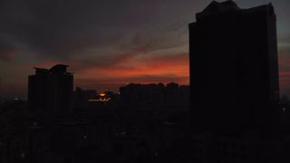 暗红色天空摄影图