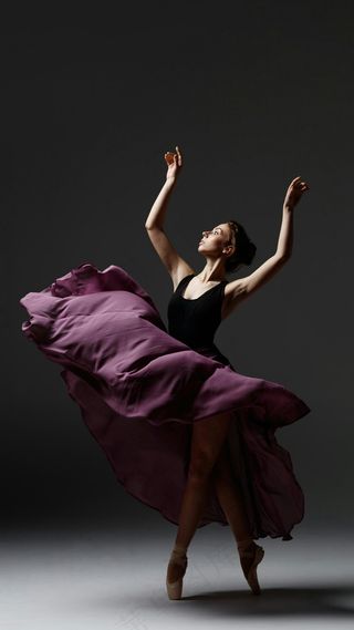 跳芭蕾舞的外国美女高清摄影图片