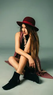 带着帽子的外国美女高清摄影图片