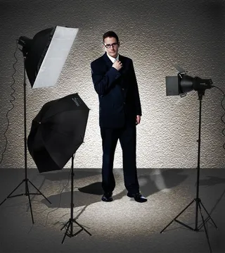 绅士射光摄影创意宣传设计海报