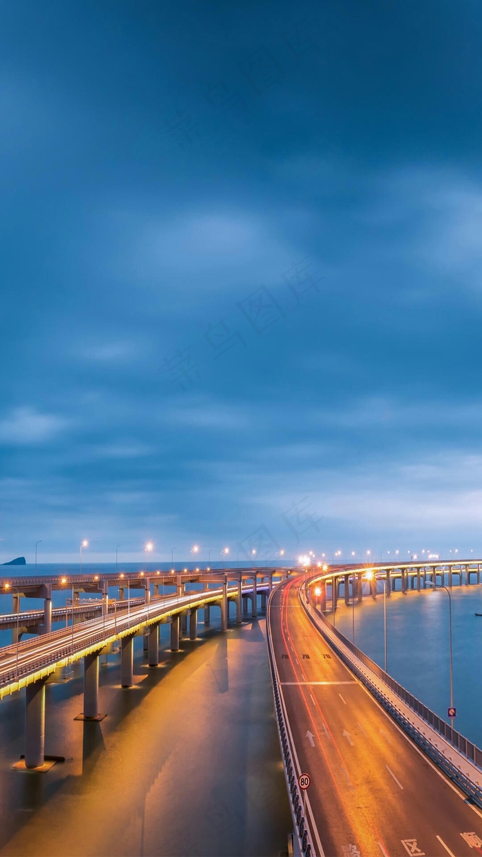 延时拍摄海上大桥夜景高清摄影图片