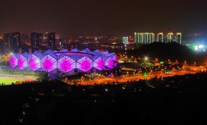 深圳龙岗大运场馆夜景图片