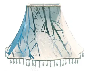 银白色灯罩图片