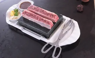 火山岩烧安格斯去骨牛小排图片