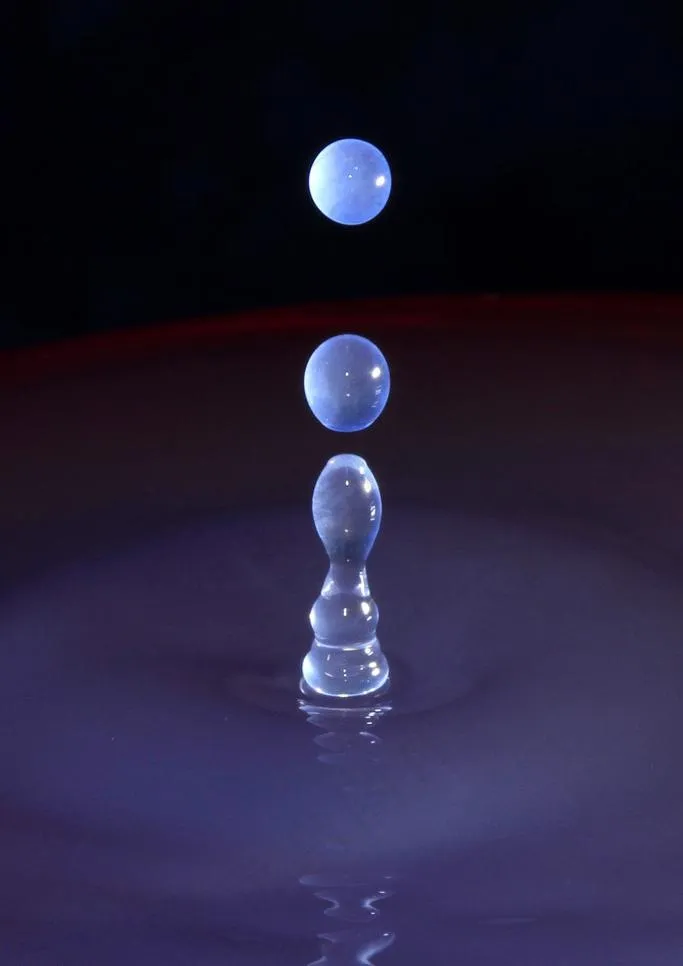 蓝色水滴图片