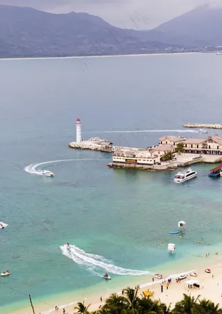 鸟瞰游艇港口图片