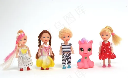 芭比玩具图片