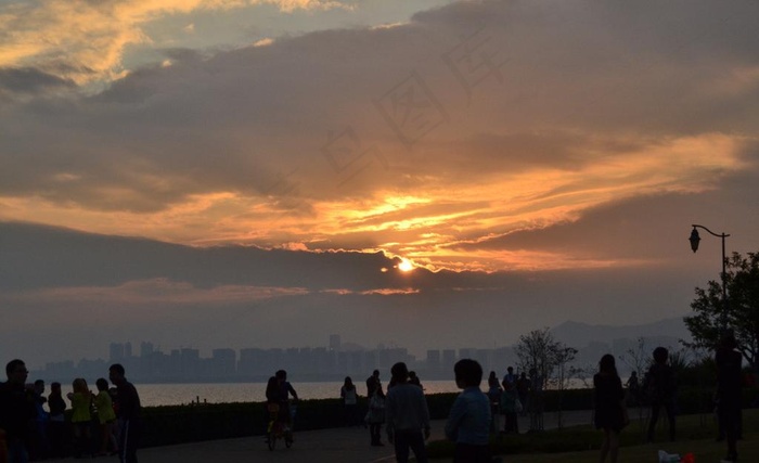 深圳湾海边夕阳风景图片