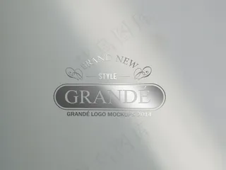 浅色调背景logo样机