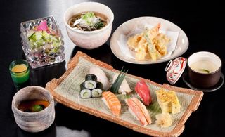 海膳套餐（各式寿司拼天妇罗）图片