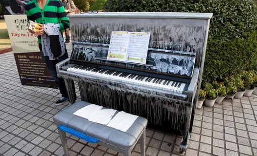 有手绘画的钢琴图片 有手绘画的钢琴图片