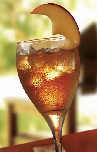 加冰块啤酒图片