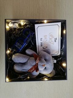 黑色清新风炫彩生日礼物伴手礼实拍图 