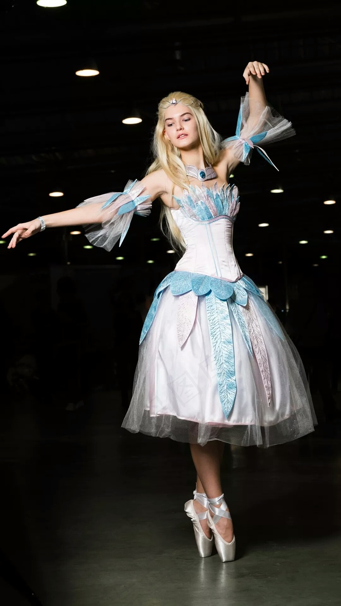 跳芭蕾舞的人高清摄影图片