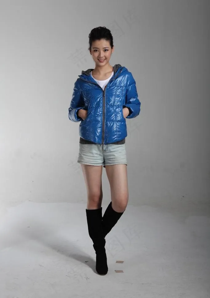 2012冬季羽绒服 模特图片