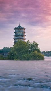 河边上的塔高清摄影图片