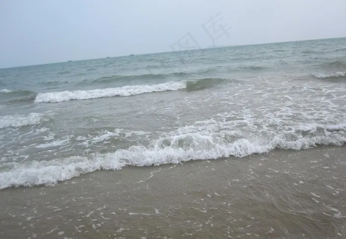 大海上潮图片