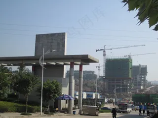 大学校门口图片