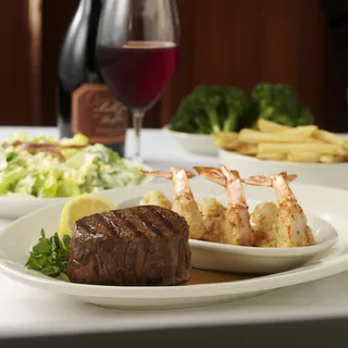 牛扒 炸虾 虾 红酒 薯条 西兰花... 牛扒 炸虾 虾 红酒 薯条 西兰花...