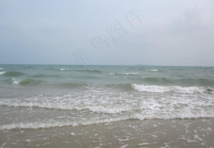 大海上潮图片
